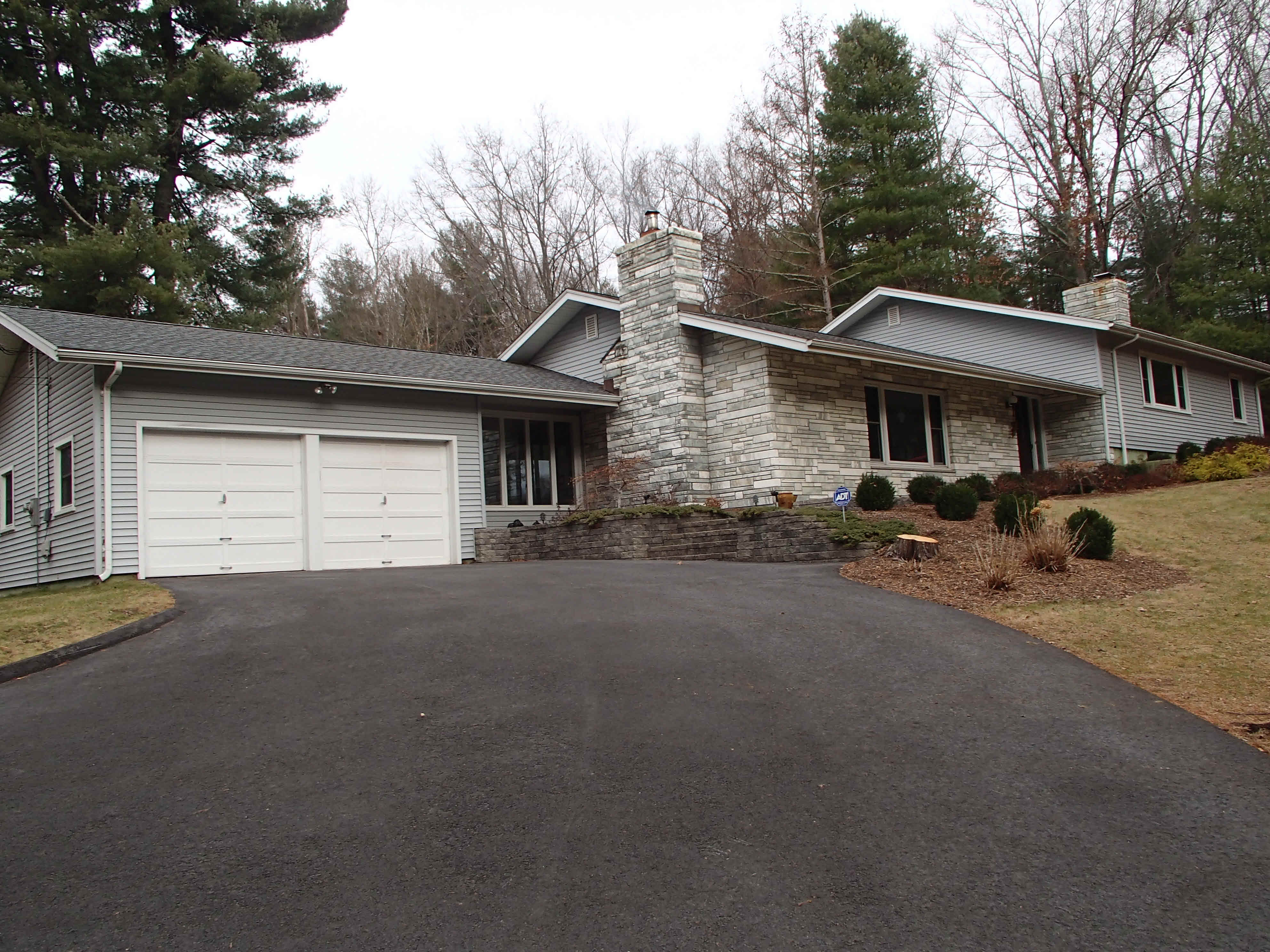 Building photograph for 188 CLAPBOARD RD